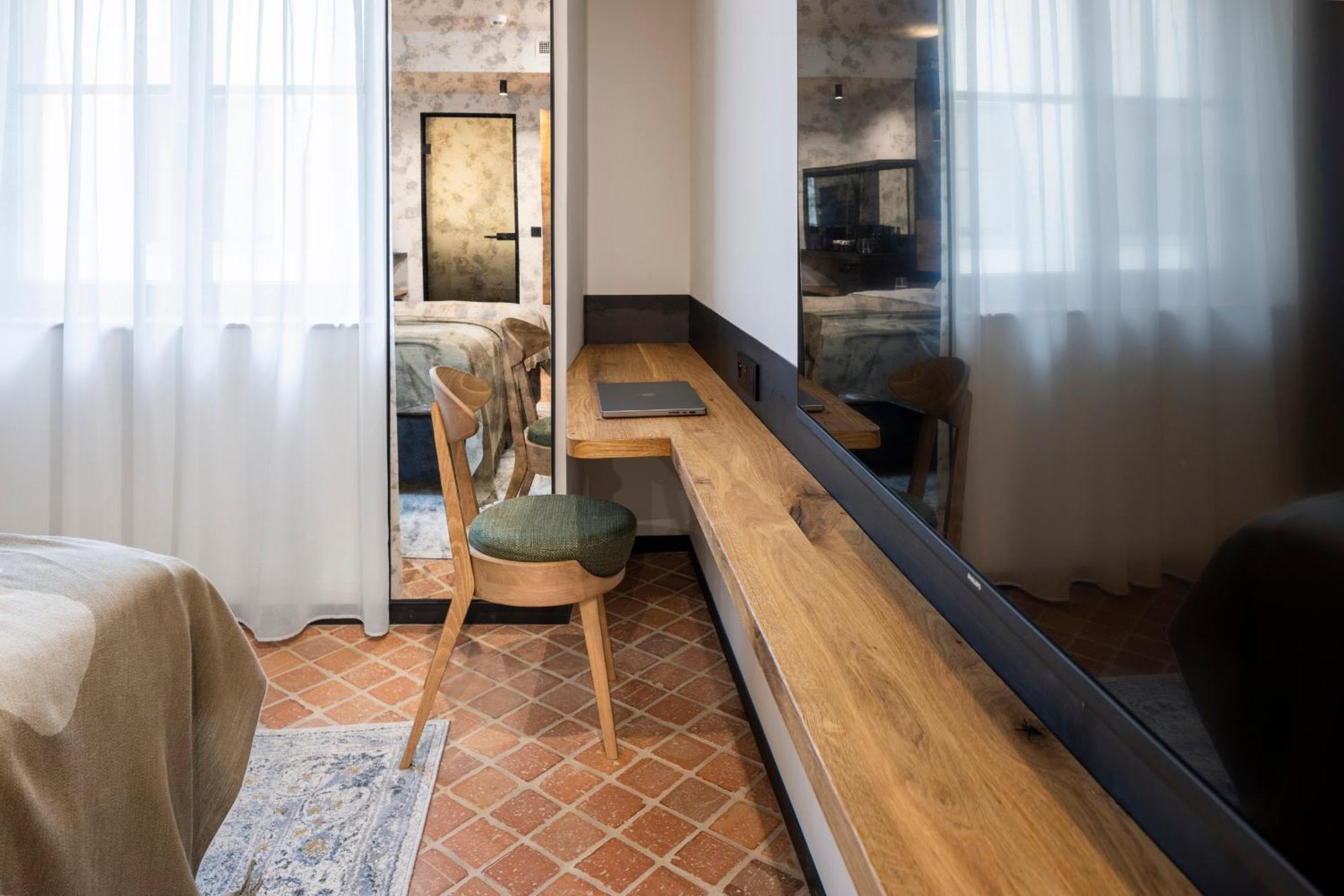 Nomadic Urban Premium Suites Krasków Eksteriør bilde